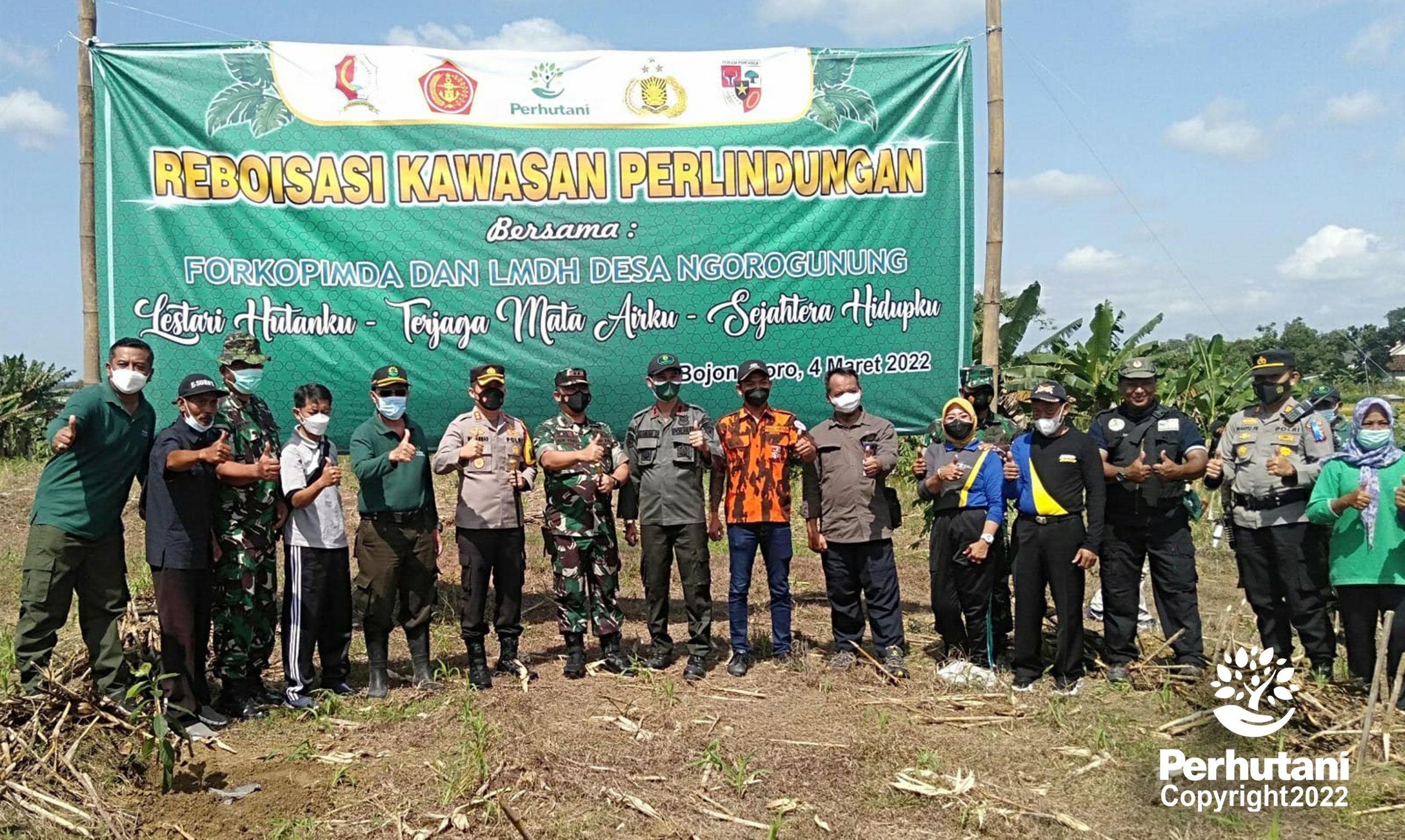 Perhutani Perhutani Bersama Stakeholder Tanami Kawasan Perlindungan