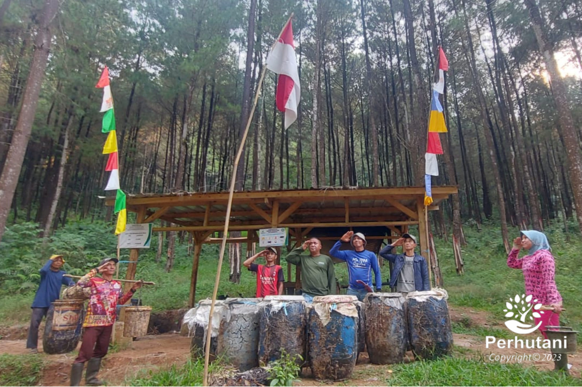 Perhutani Perhutani Purwakarta Bersama Penyadap Getah Pinus Gelar